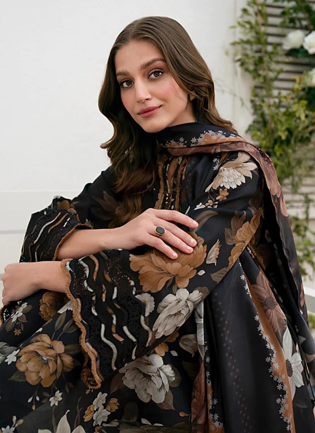 Luxury Black Floral Lawn Suit – Timeless Elegance